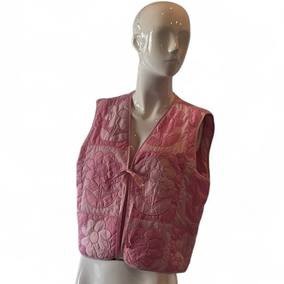 UO Kimichi Blue Pink Floral Quilted Liner  Vest Size Medium - Picture 4 of 13